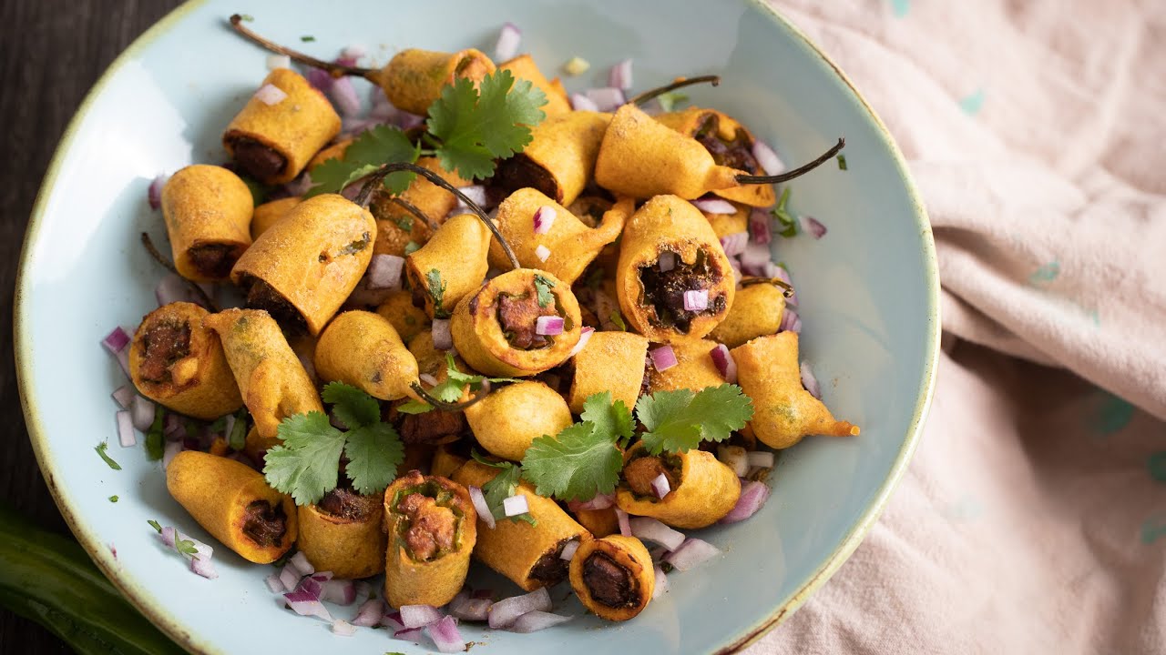 Cut Mirchi Bajji