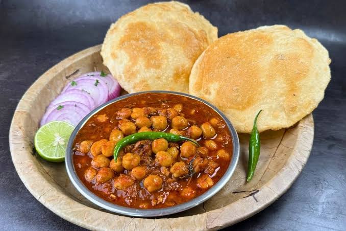 Chole Bhatore
