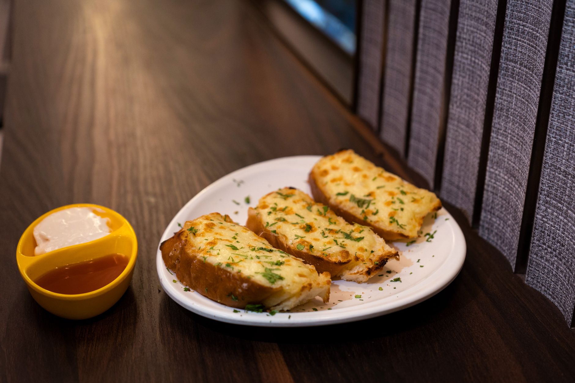 Cheese Naan Garlic