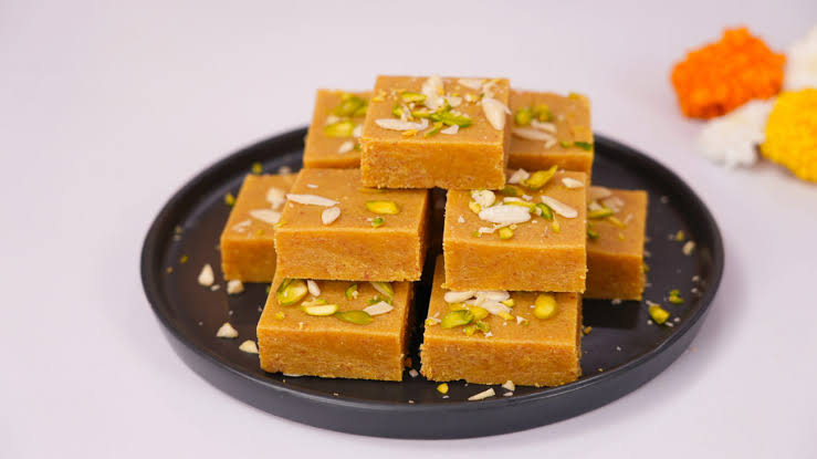 Mohanthaal / Besan Barfi (4)