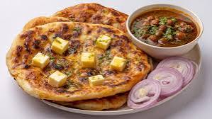 Aloo Onion Kulcha with chole