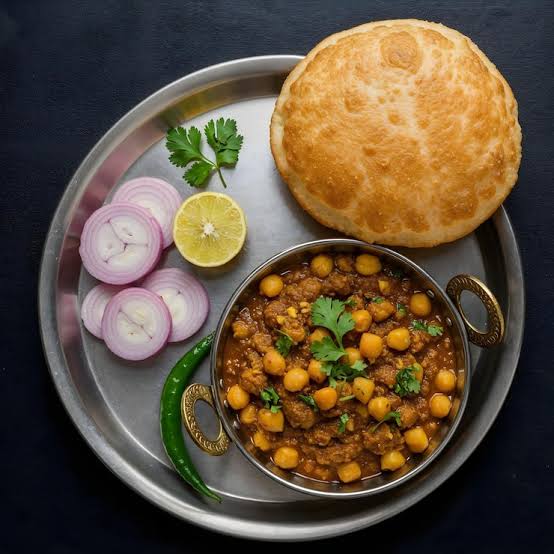Chole Bhathure