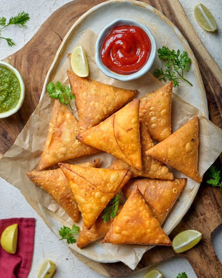 Onion Samosa (6pcs)